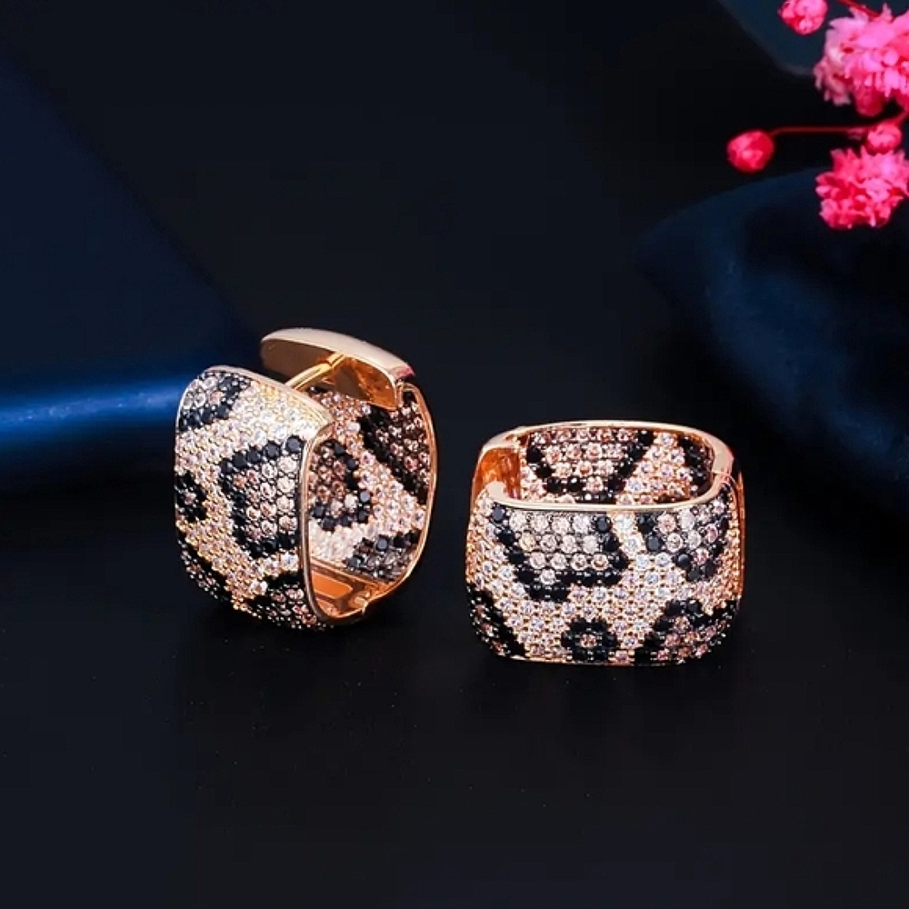 Leopard "In/Out" Rectangular Hoop Earrings - Picture 6 of 8